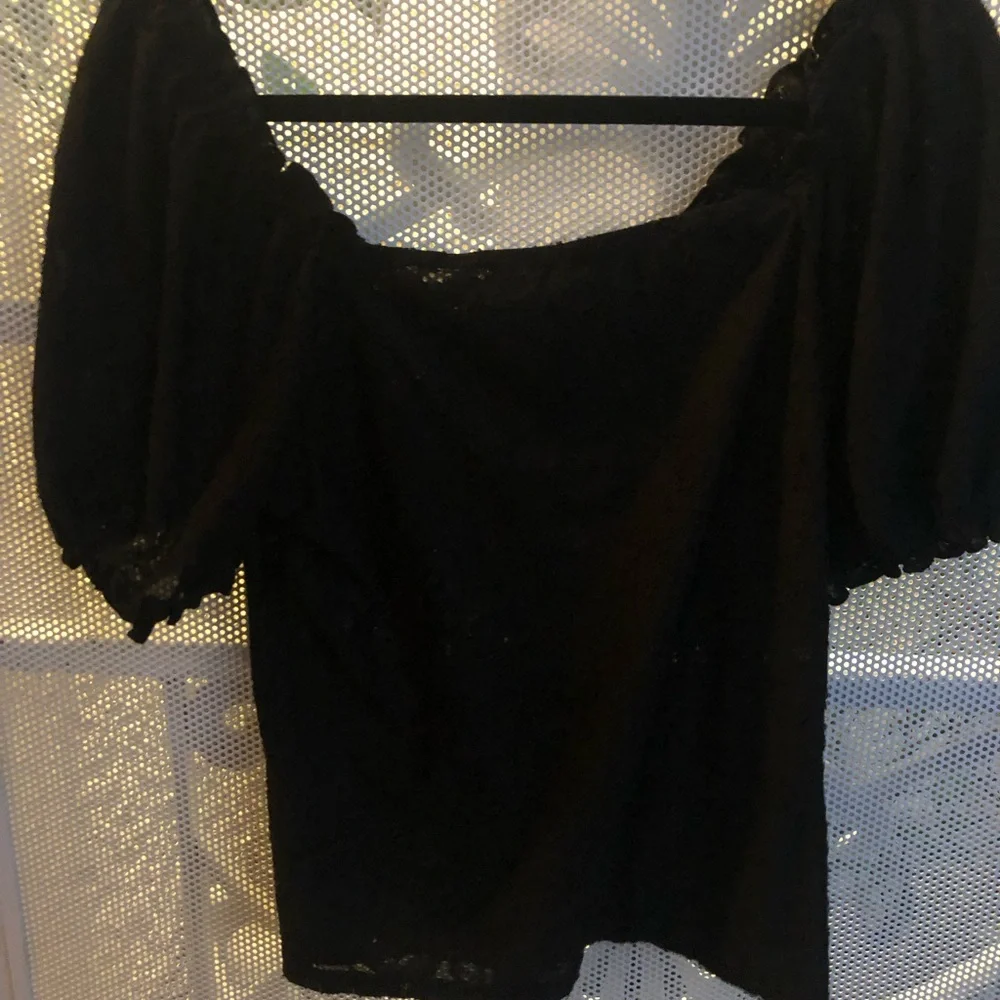 Status by Chenault - Black Puff-Sleeve Women's Top - Classic Square Neck